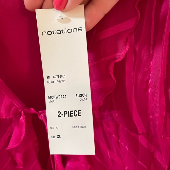 Women’s Fuchsia Blouse - Picture 3 of 8